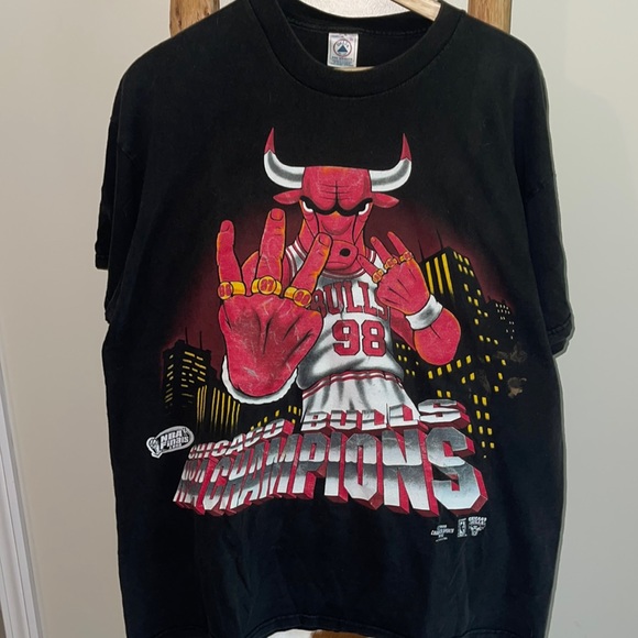 RARE 1998 Chicago Bulls NBA Champions T-shirt